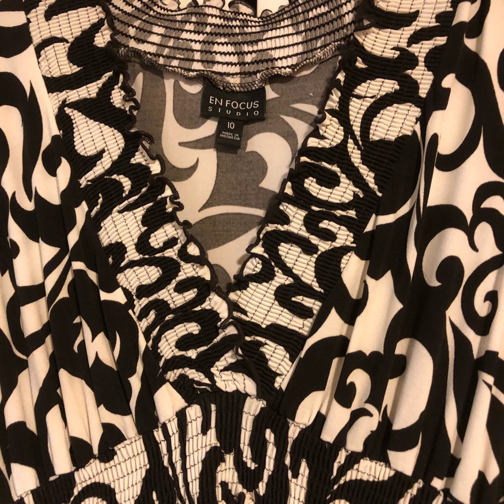 Dress - Picture 2 of 2